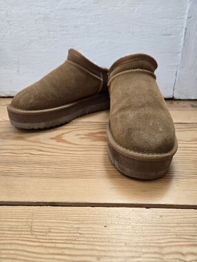 Crown Vintage Chestnut Platform Cozy Slippers Size 8